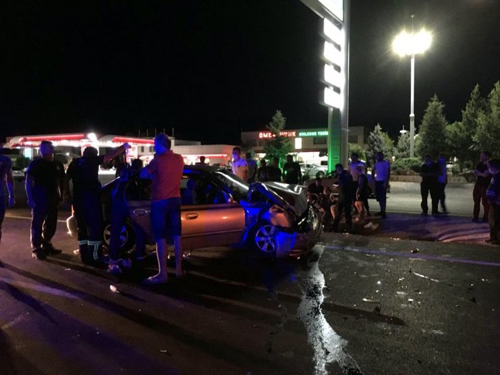 Konya - Antalya kara yolunda otomobil ciple çarpıştı: 8 yaralı
