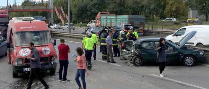Eskişehirspor U12 takımını taşıyan araç kaza yaptı: 3 yaralı