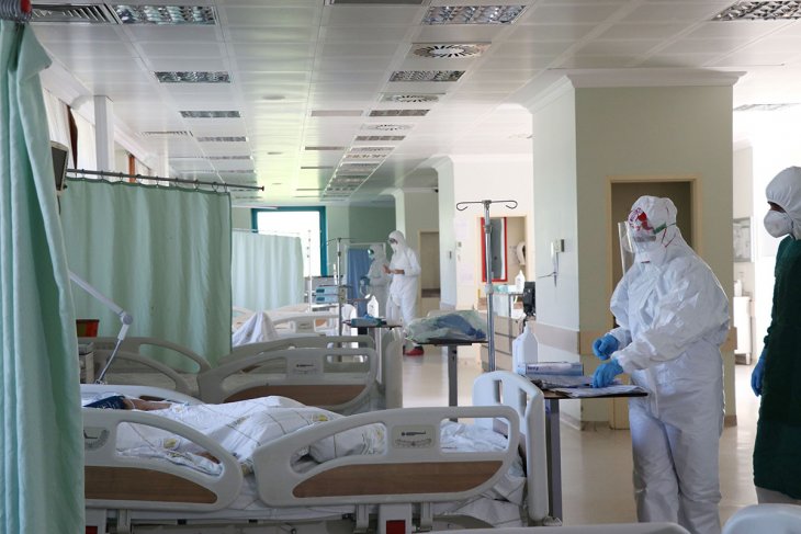 Koronavirüsten 26'sı hekim 52 sağlık çalışanı hayatını kaybetti