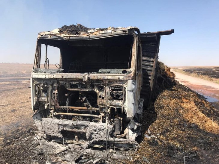 Konya’da saman yüklü kamyon yandı