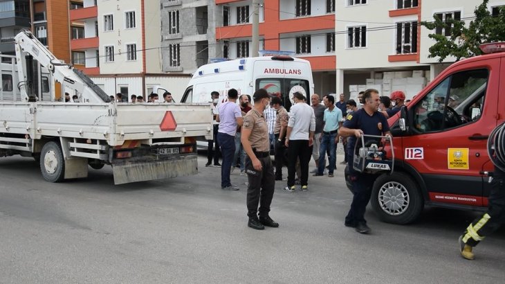 Konya’da motosiklet sürücüsü kamyonetin altında kaldı