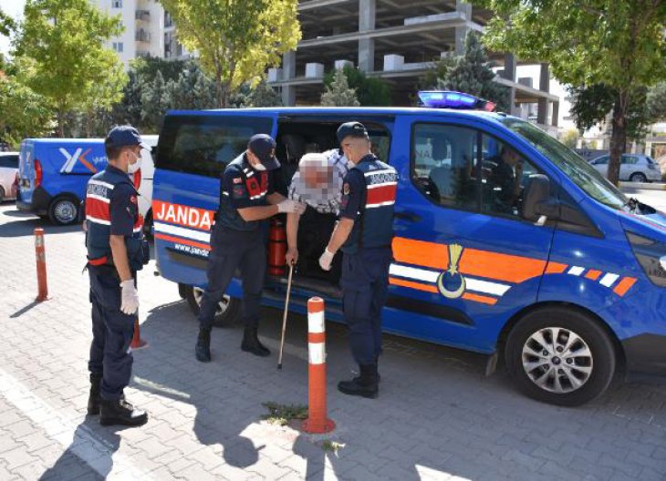 Yaşlı adam karısını şehre taşınmak istediği için vurmuş! Adliyeye sevk edildi