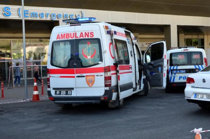 Polis memuru silahını temizlerken kendisini vurdu