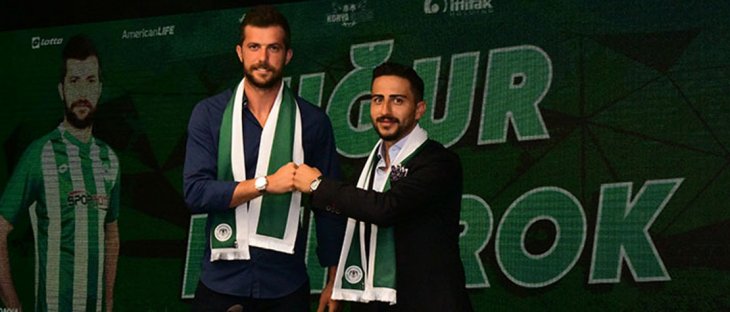 Konyaspor'da ilk imza! 2+1 yıllık sözleşme imzalandı