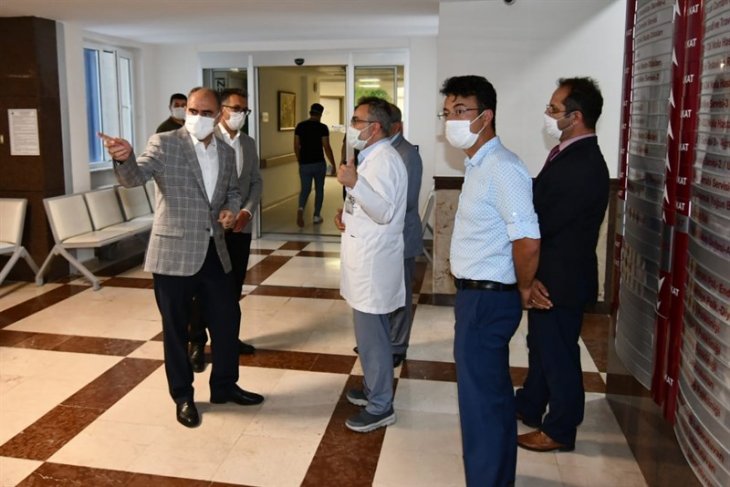 Konya Valisi Özkan pandemi hastanelerinde inceleme yaptı