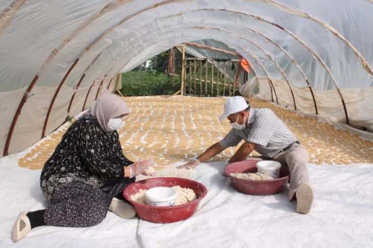 30 yıl tarhana üretip, kazandıklarıyla çocuklarını okuttular