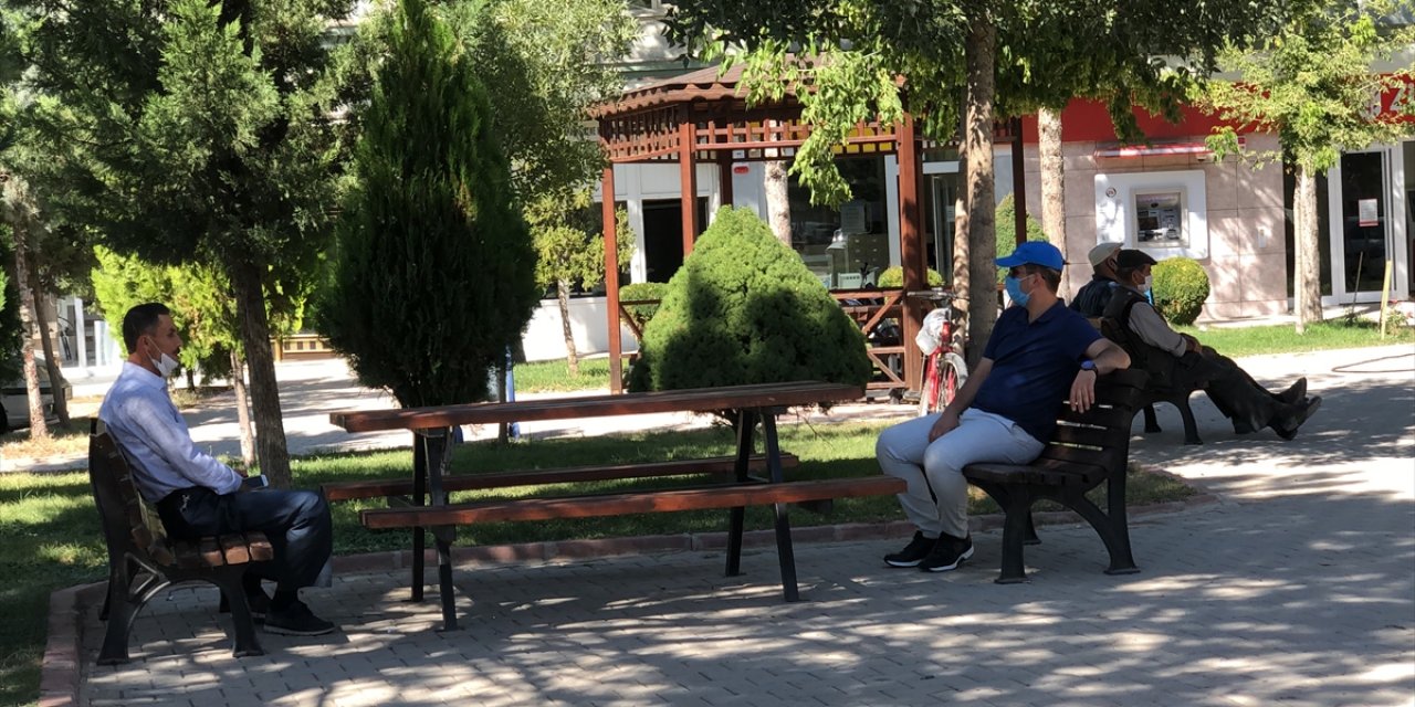 Tebdili kıyafetle denetime çıkan kaymakamı kimse tanıyamadı, 2’si memur 4 kişiye ceza yazdırdı