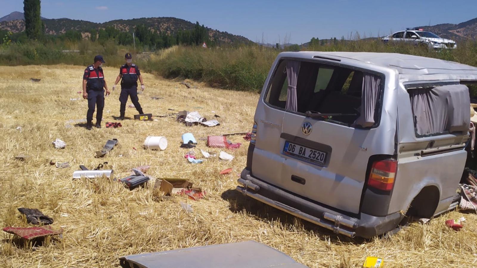 Son dakika: Konya’da yoldan çıkan minibüsteki 2 kişi öldü