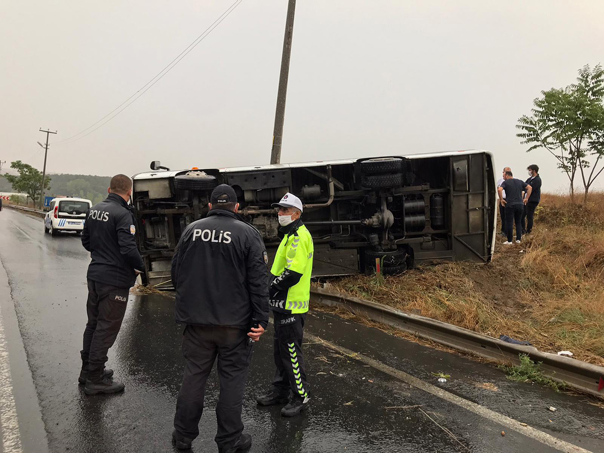 Bir servis kazası haberi daha;! 10 kişi yaralandı