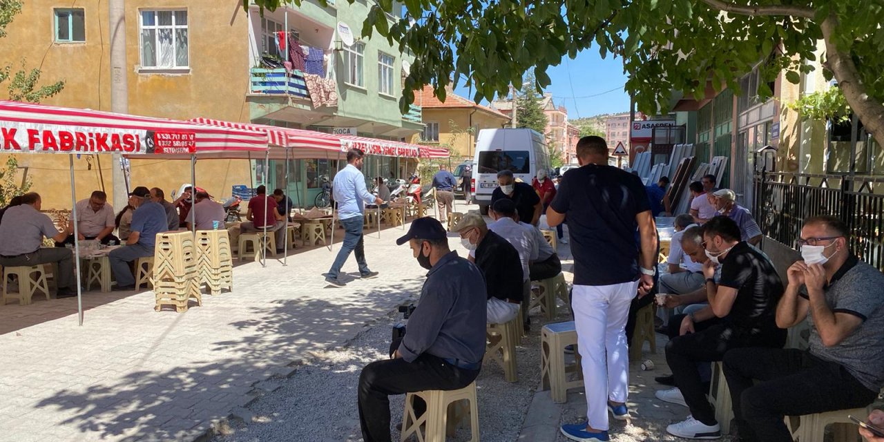 Çenesiz ve Öztürk ailelerinin mutlu günü