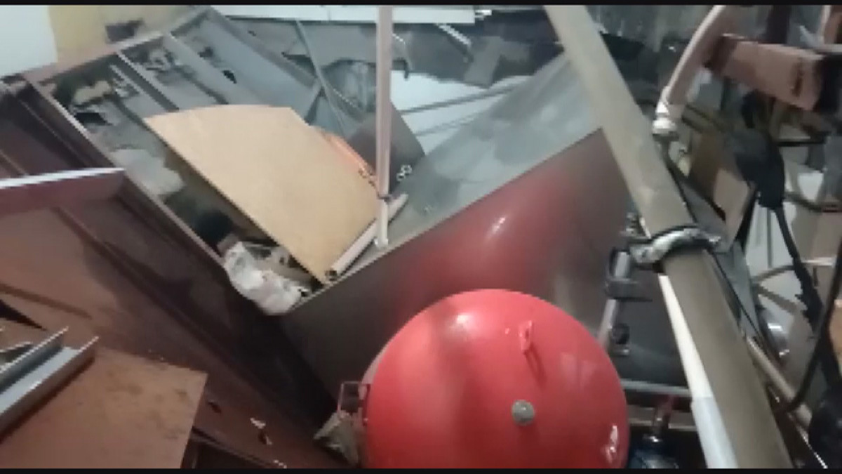 Acil serviste tavan çöktü