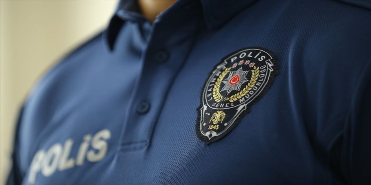 Kadıköy'deki gözaltı olayı nedeniyle açığa alınan iki polis görevlerine iade edildi