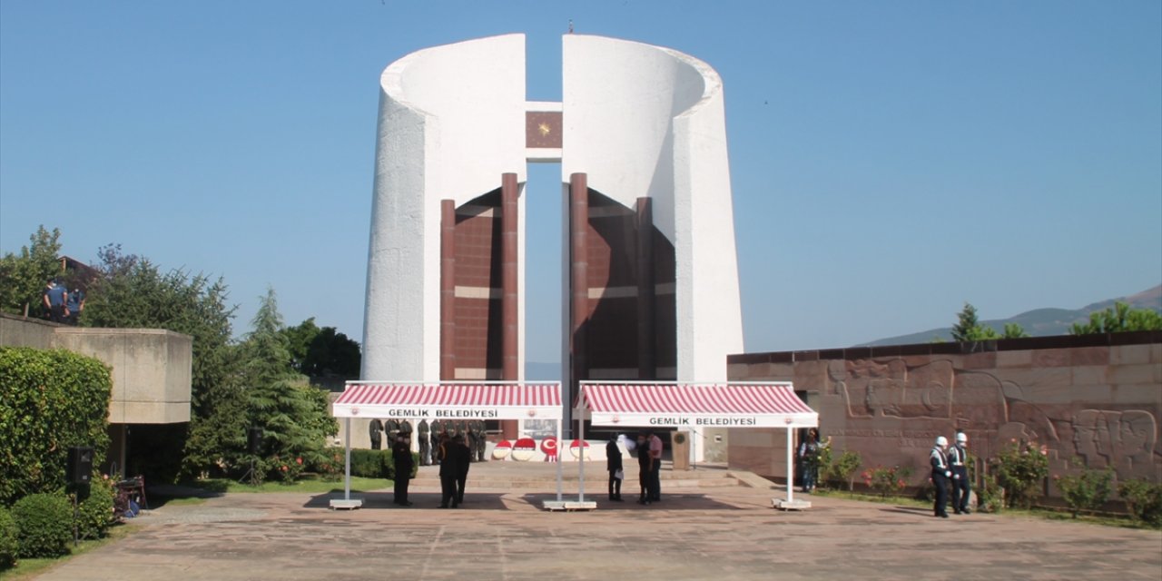 3. Cumhurbaşkanı Celal Bayar vefatının 34. yılında kabri başında anıldı