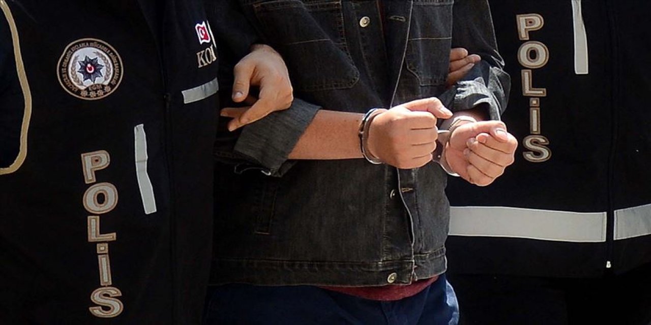 FETÖ firarisi spiker saklandığı evde yakalandı