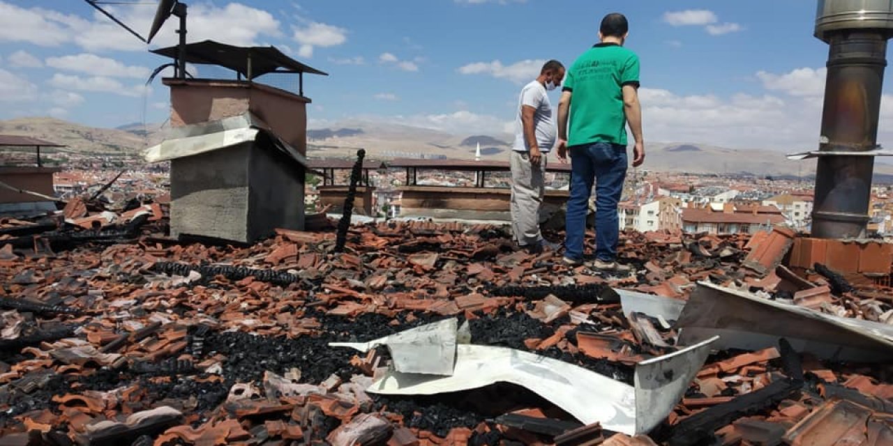 Konya’da çatı yangını! Alt katlara sıçramadan söndürüldü