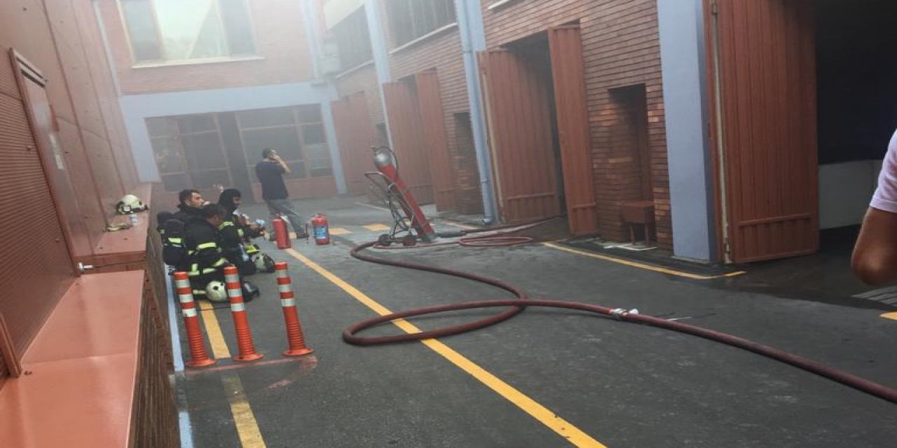 Fabrikada yangın çıktı, 10 işçi hastanelik oldu