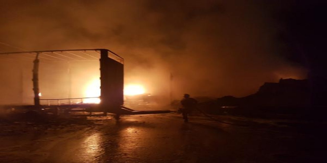 Kargo deposunda çıkan yangın korkuttu