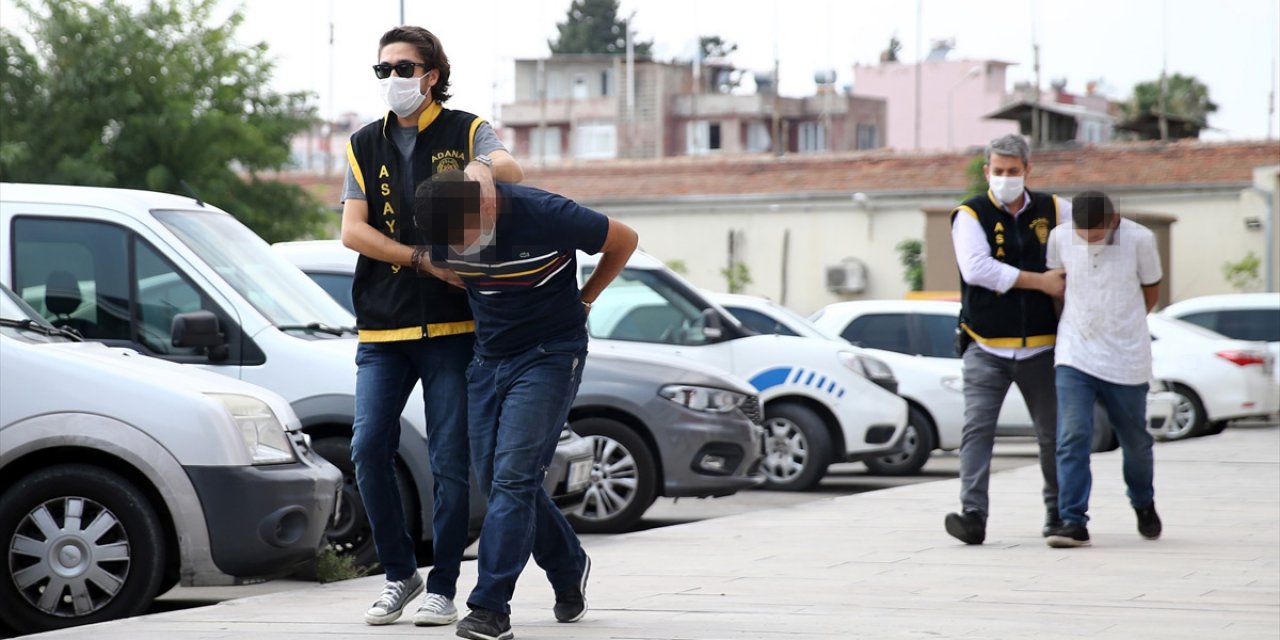 Cep telefonunu gasbettikleri çocuğu sulama kanalına attılar