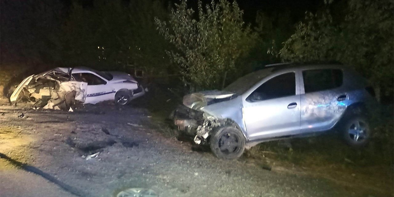 Konya'da otomobil park halindeki araca çarptı: 1 yaralı