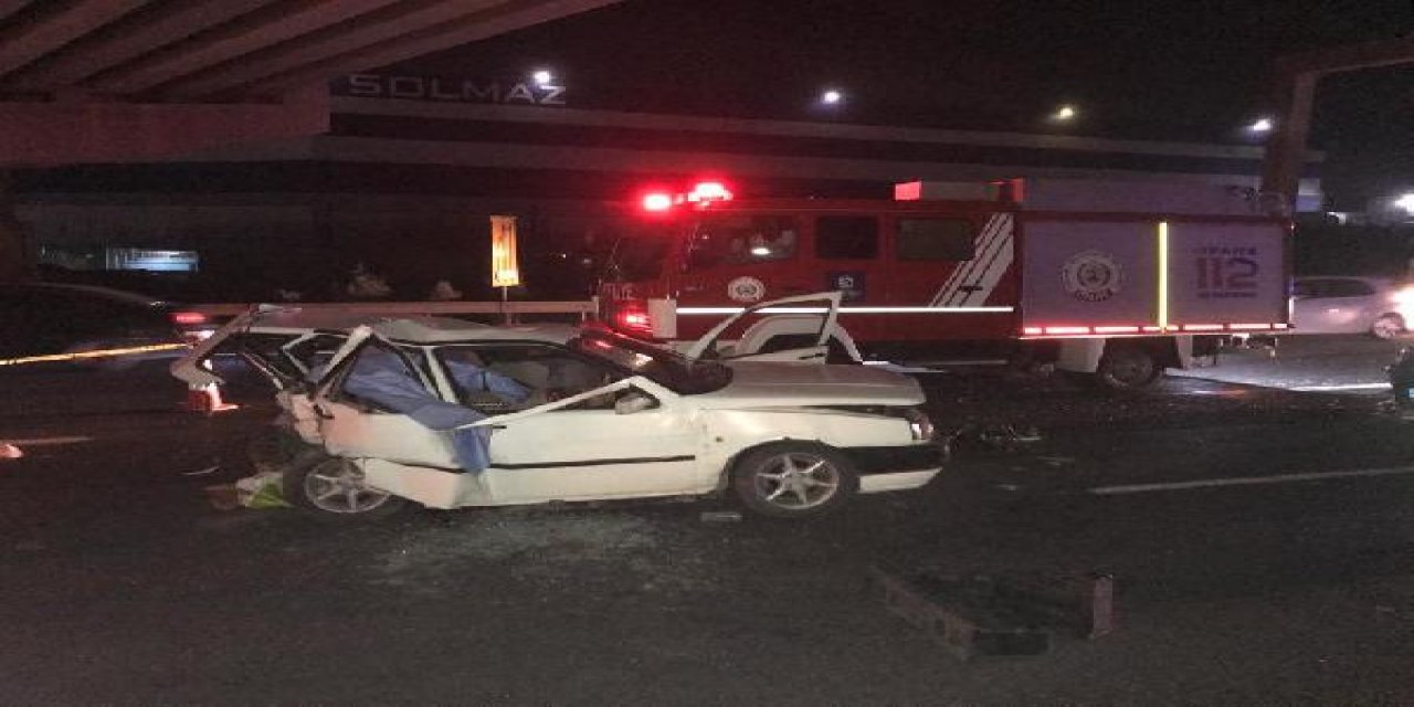 Zincirleme kazada ortalık savaş alanına döndü: 3 ölü, 4 yaralı