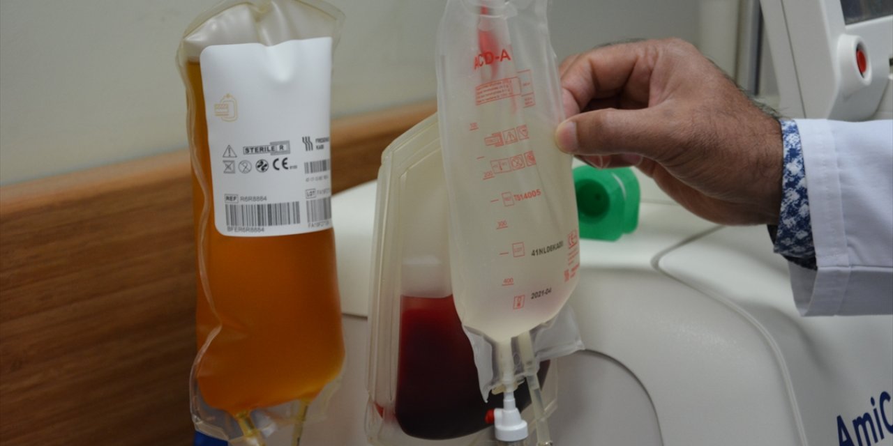 Türkiye'de ilk immün plazma naklinin yapıldığı merkez umut olmayı sürdürüyor