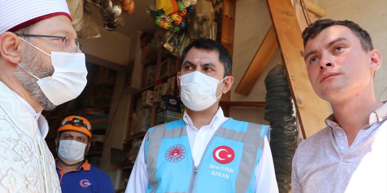 Bakan Kurum ile Diyanet İşleri Başkanı Erbaş selde babası kaybolan Dursun Can Akar ile görüştü