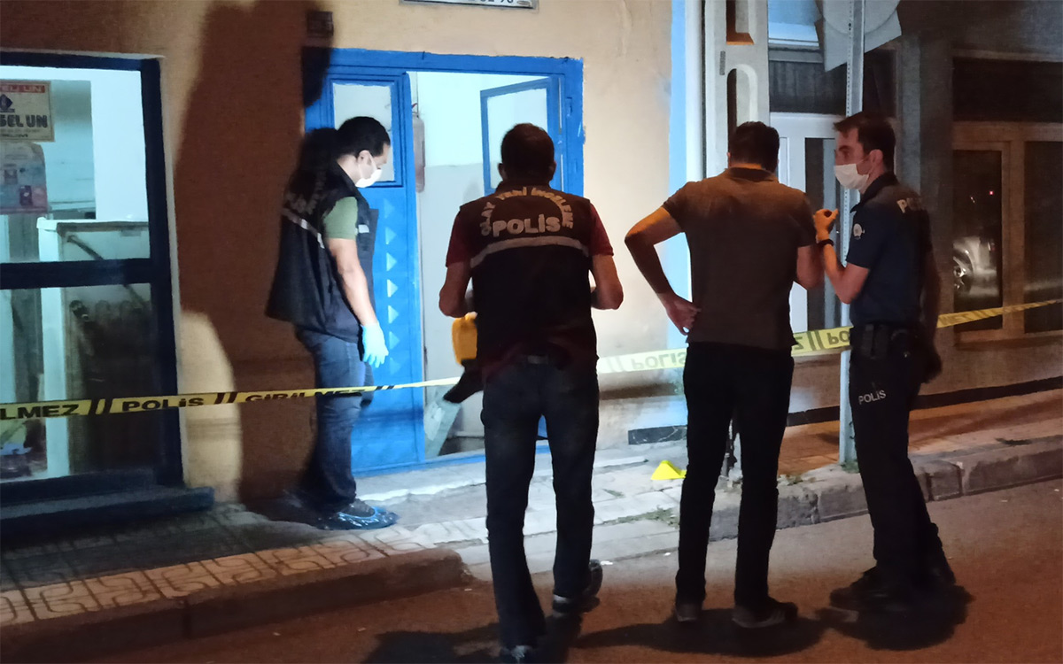 Tartıştığı kişi tarafından bıçaklanan kadın ağır yaralandı