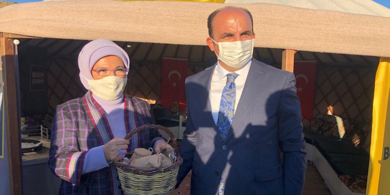 Emine Erdoğan, Konya Büyükşehir’in çadırına konuk oldu