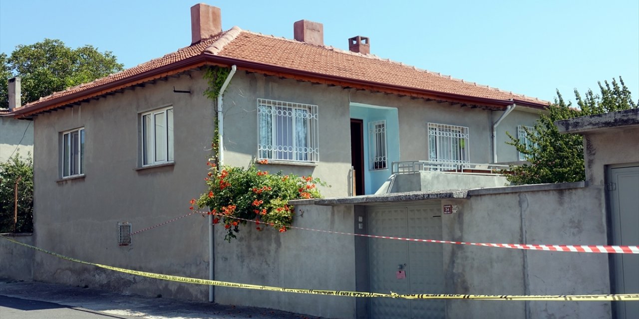 Hırsızlık için girdiği evdeki yaşlı çifti öldürdüğü iddiası!