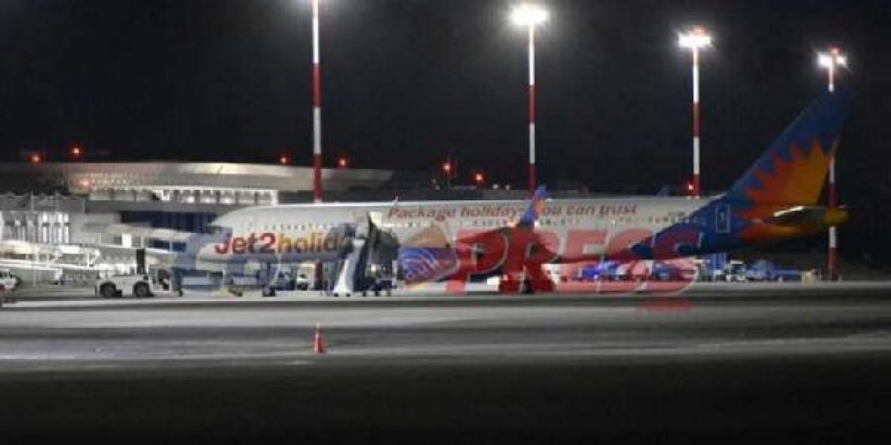İstanbul'dan kalkan yolcu uçağı Yunanistan'a acil iniş yaptı