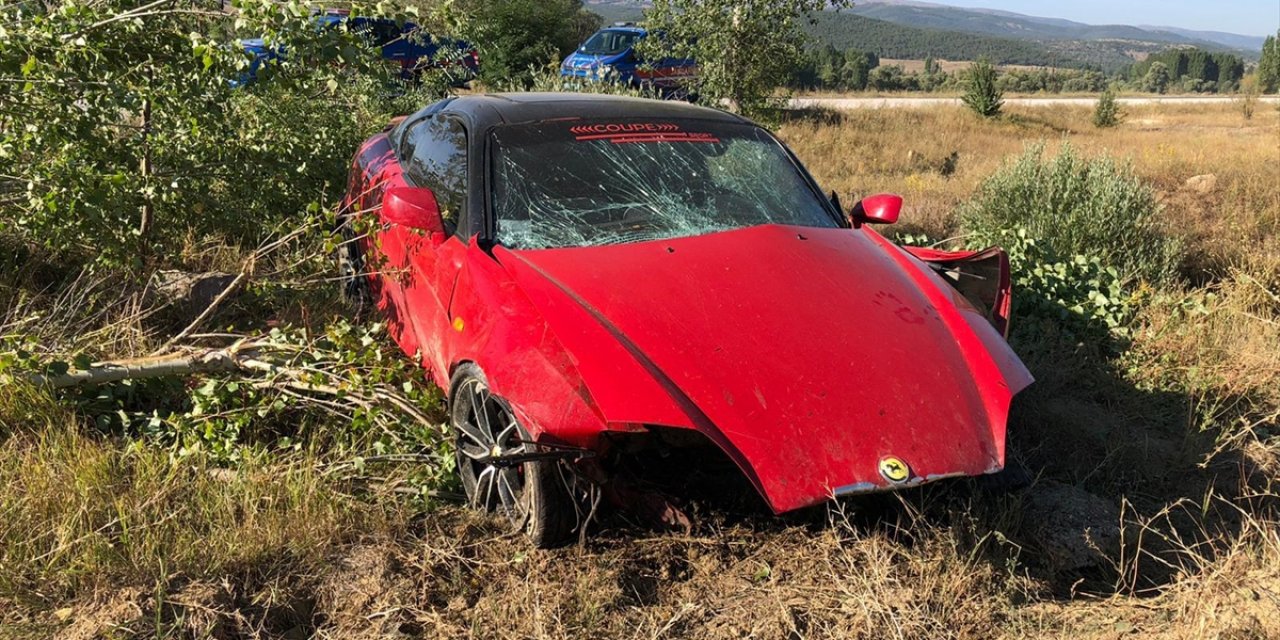 Görev yerine giderken kaza yapan uzman onbaşı hayatını kaybetti