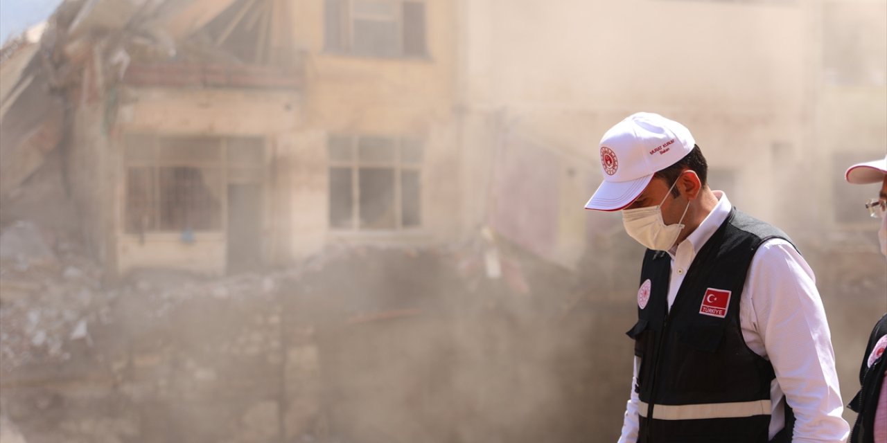 Bakan Kurum sel bölgesindeki mesaisine devam etti