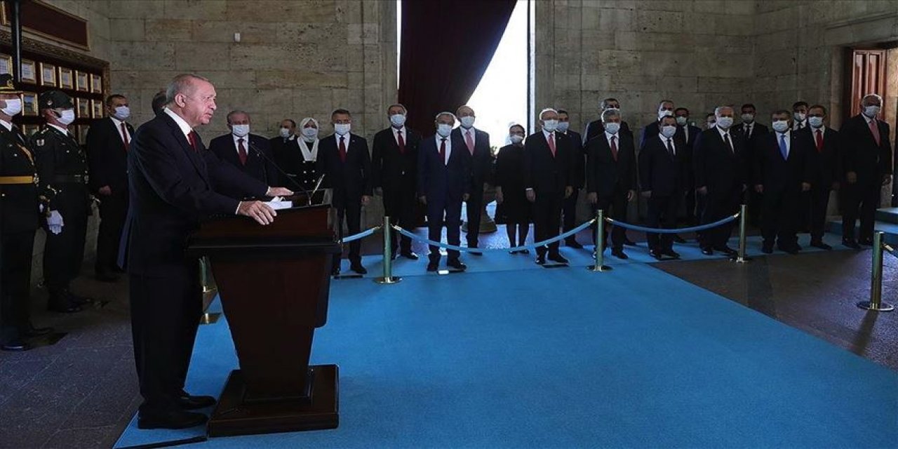 Cumhurbaşkanı Erdoğan'dan Anıtkabir'de çok önemli mesajlar