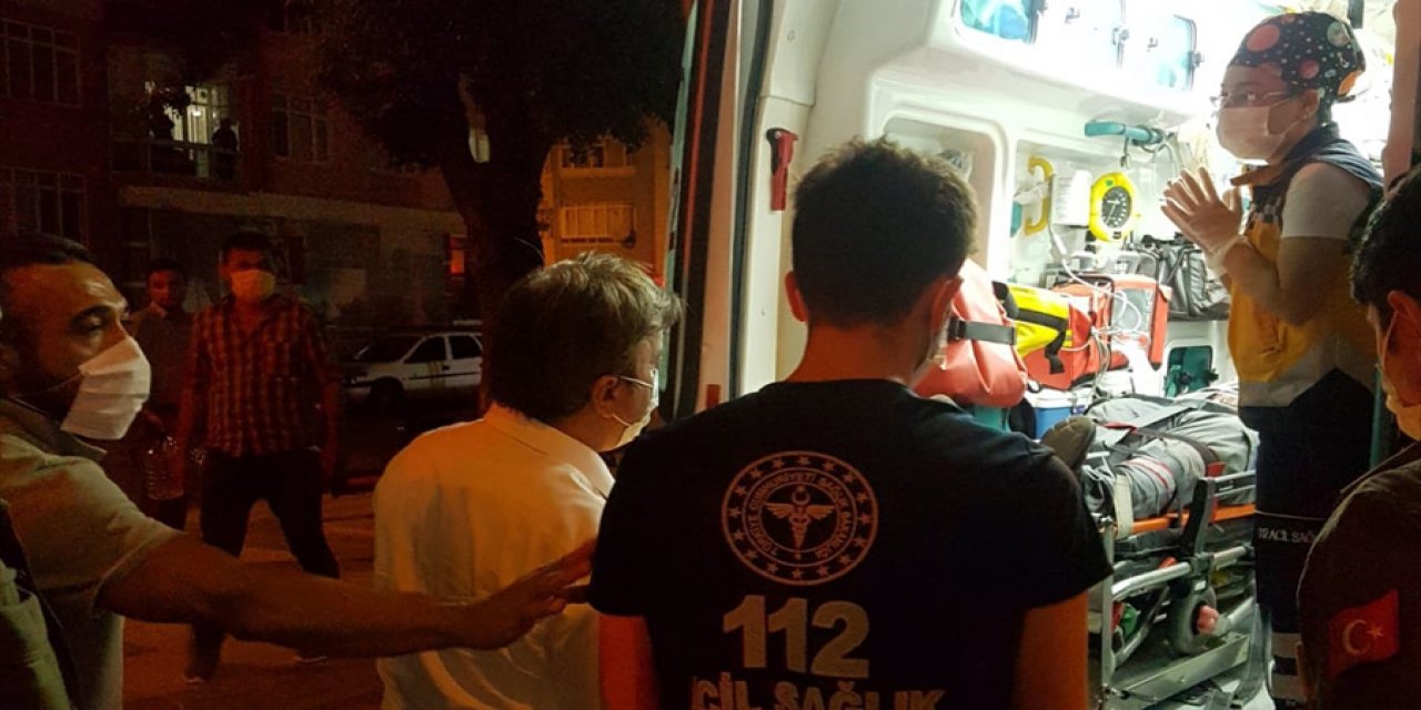 Kazada yaralanan sürücüye ilk müdahaleyi Vali yaptı