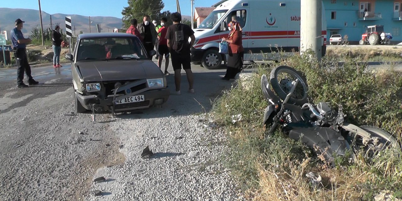 Ereğli'de otomobil motosikletle çarpıştı: 2 yaralı