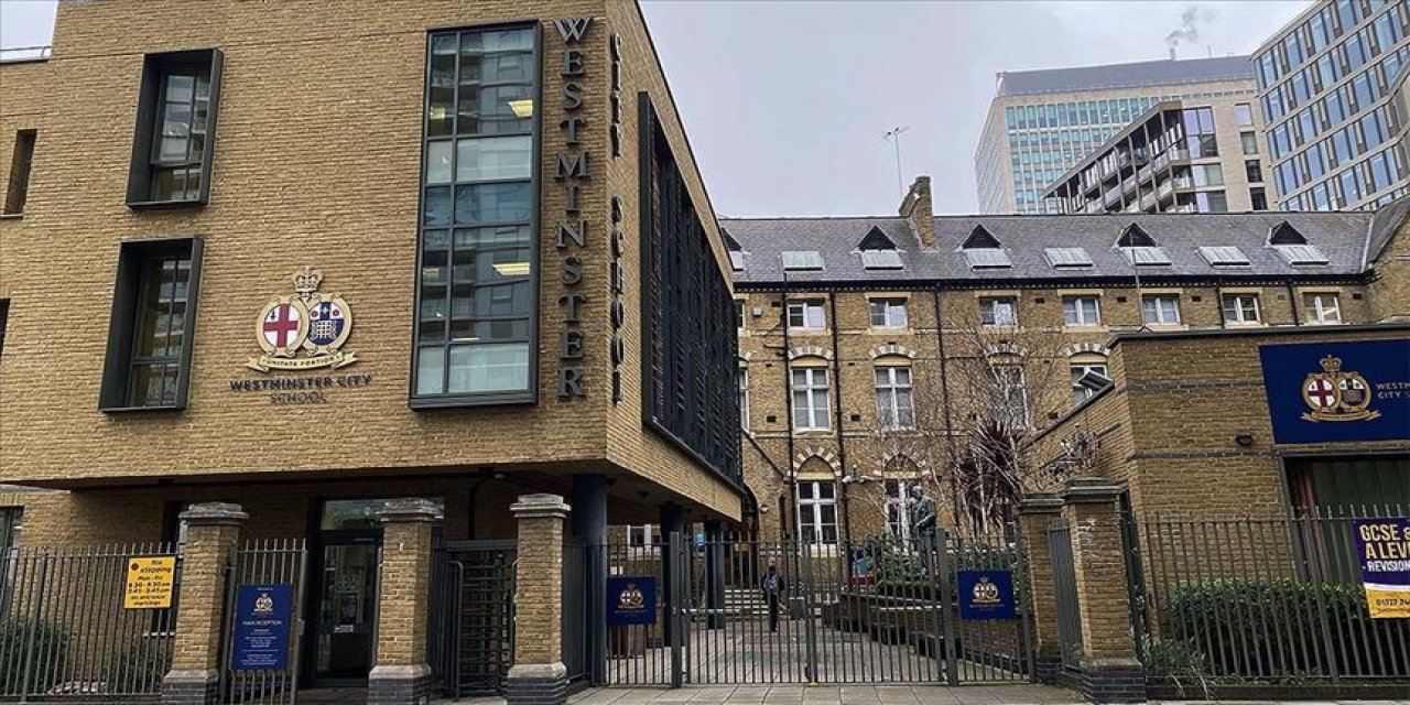 İngiltere'de okullar yeniden açıldı