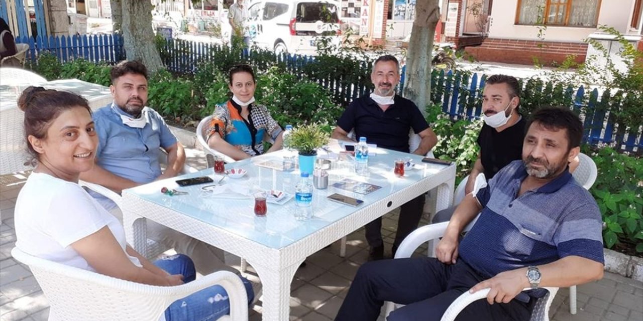 Kalfa bulamayan berberler odadaki görevlerinden toplu olarak istifa etti