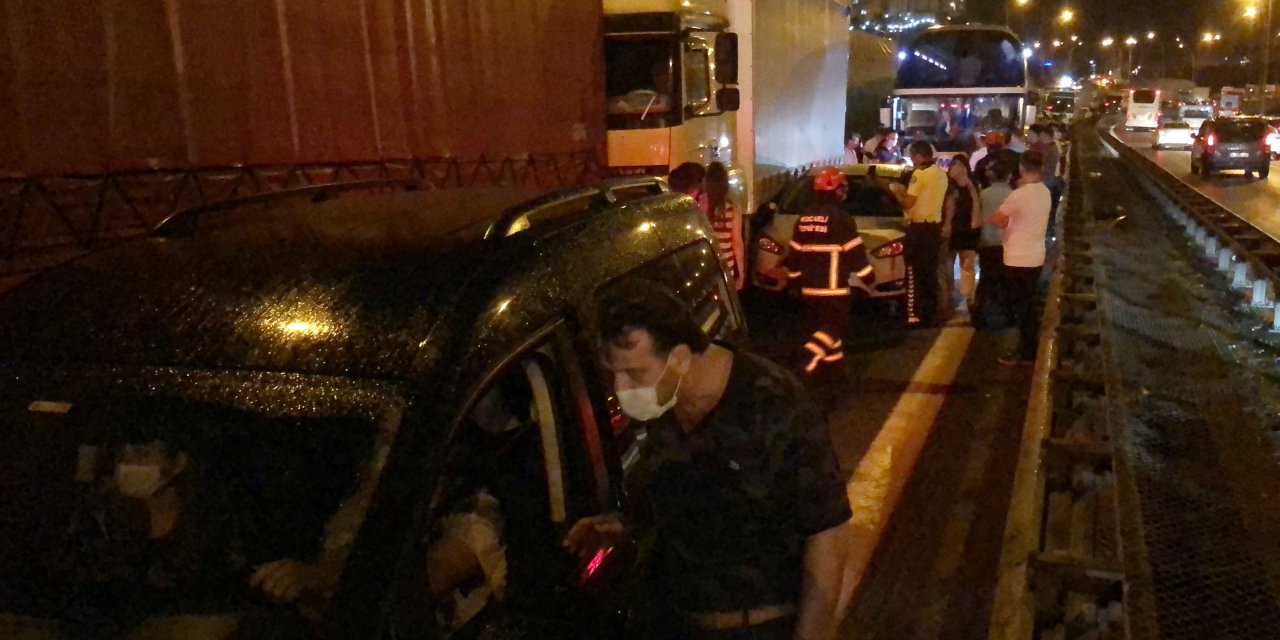 TEM’de zincirleme kaza: 28 araç birbirine girdi