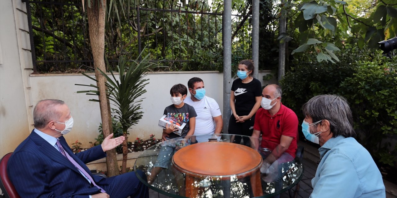 Cumhurbaşkanı Erdoğan, Yeşilyurt ailesinin evine konuk oldu