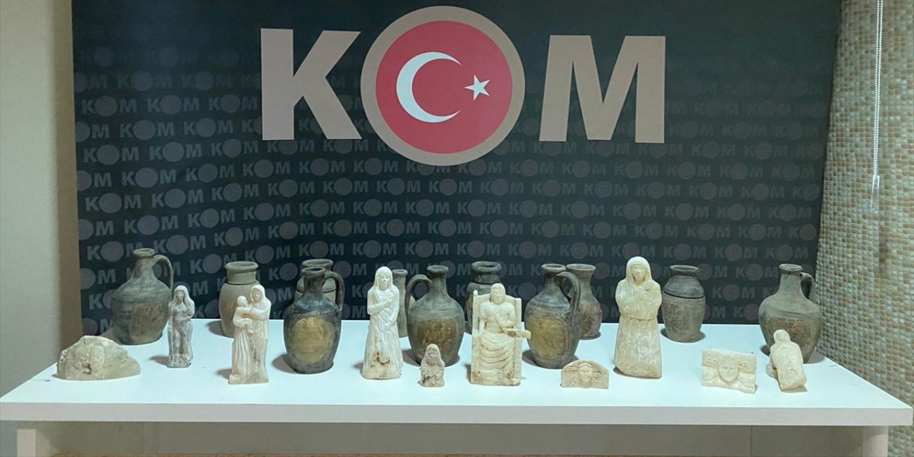 Baba ile oğlu 7 ayda ikinci kez tarihi eser kaçakçılığından yakalandı! Savcılık serbest bıraktı