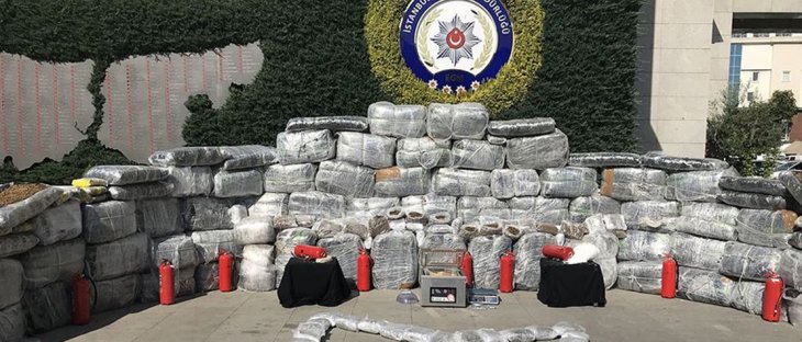 İstanbul'da 1 ton 800 kilogram skunk ele geçirildi