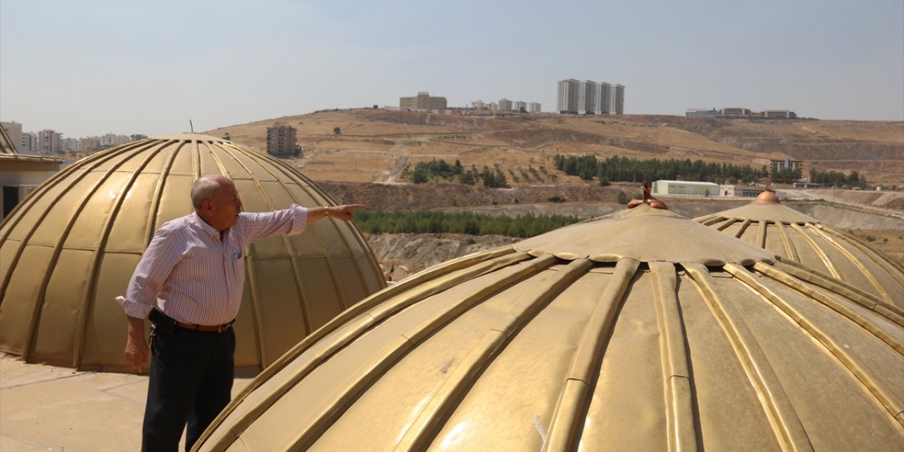 Hırsızların 6. kez girdiği caminin alem ve kabloları çalındı