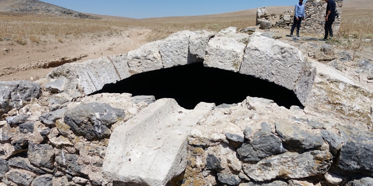 Konya'da "Kral Yolu"na inşa edilen sarnıç gün yüzüne çıkarıldı