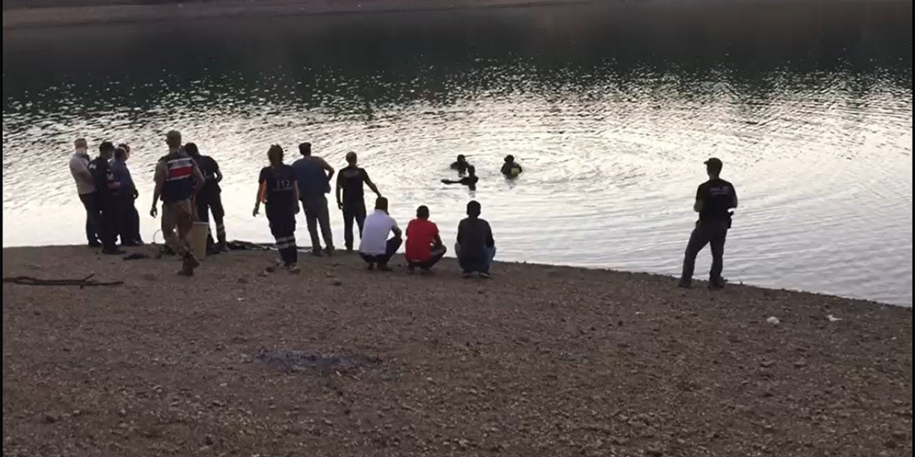 Gölete giren gencin cansız bedeni bulundu