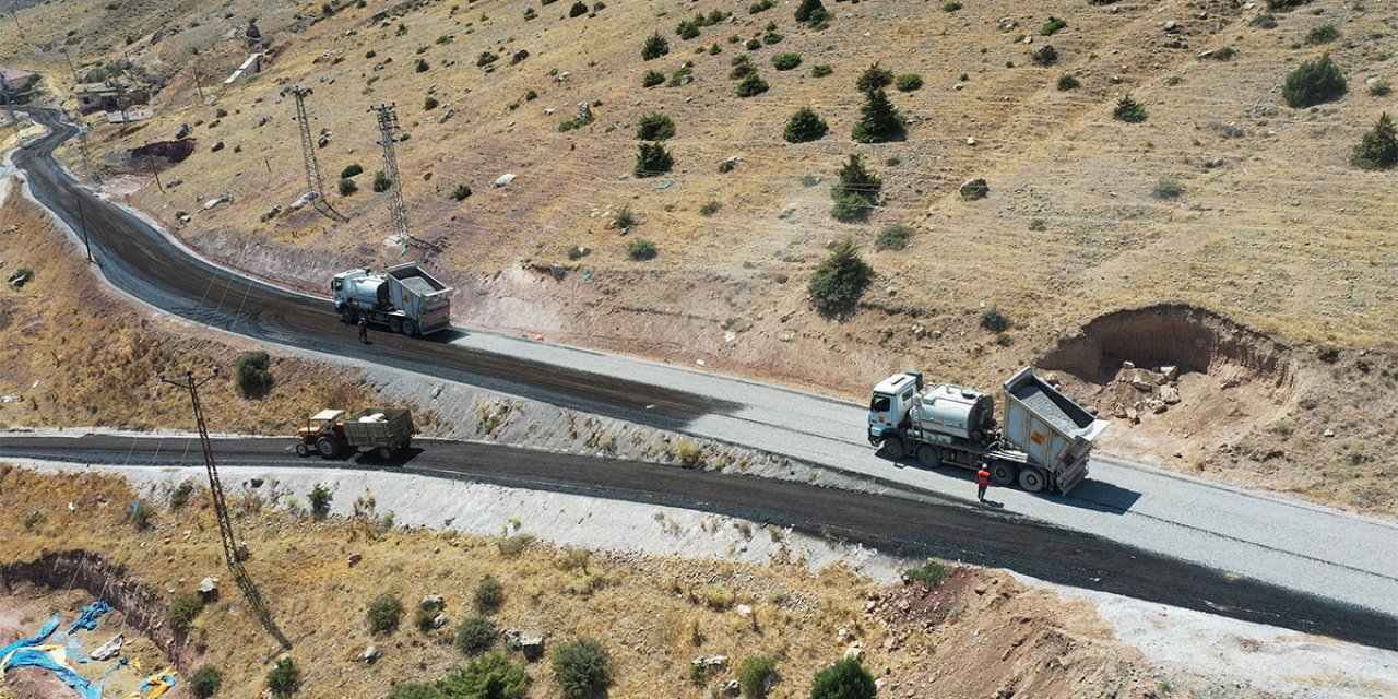 Emirgazi ve Halkapınar’da mahalle yolu ağı genişliyor