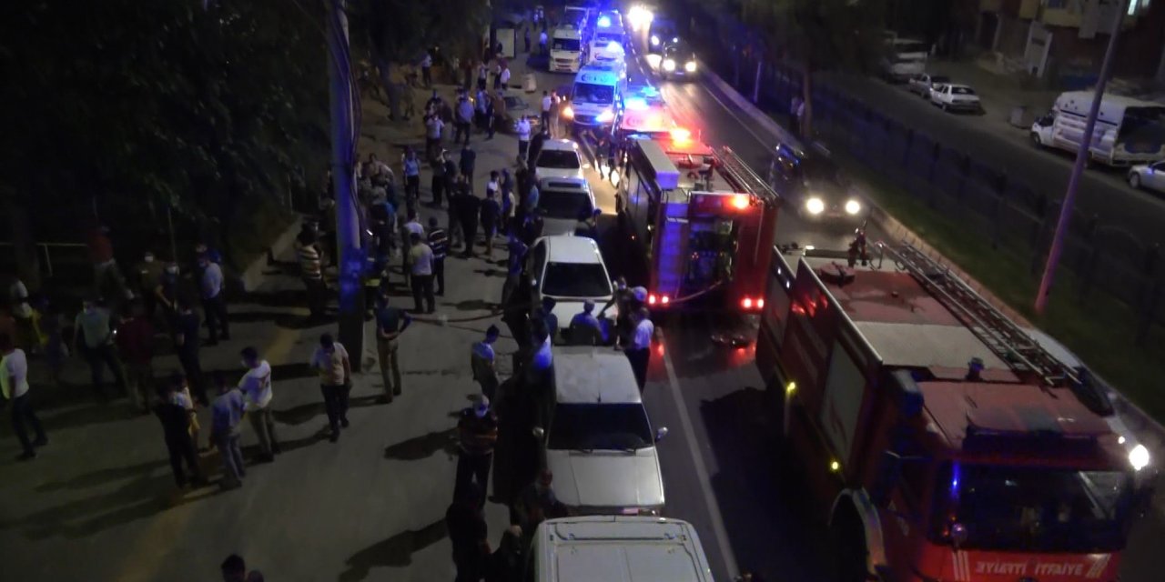 Karantinaya alındıkları evi ateşe verip, gazetecilere saldırdılar