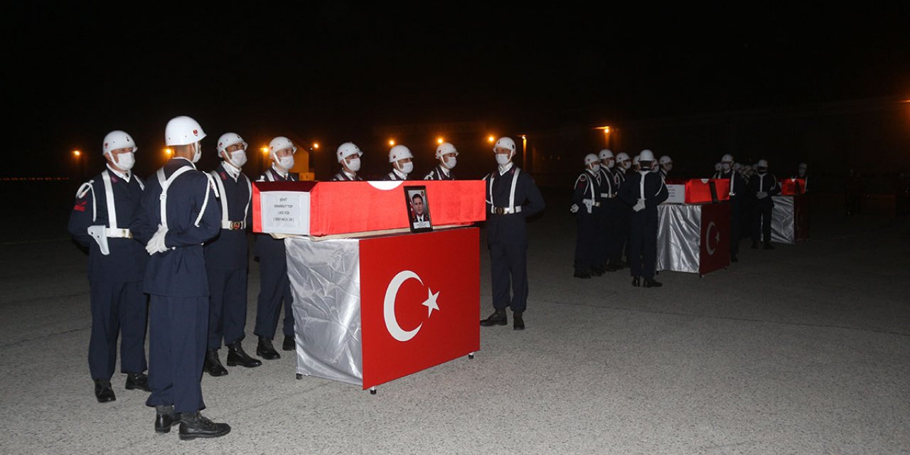 Van şehitlerimiz törenle uğurlandı