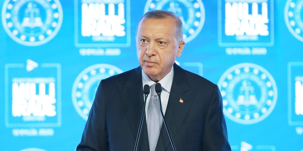 Cumhurbaşkanı Erdoğan: "Hiçbir darbe meşru değildir"