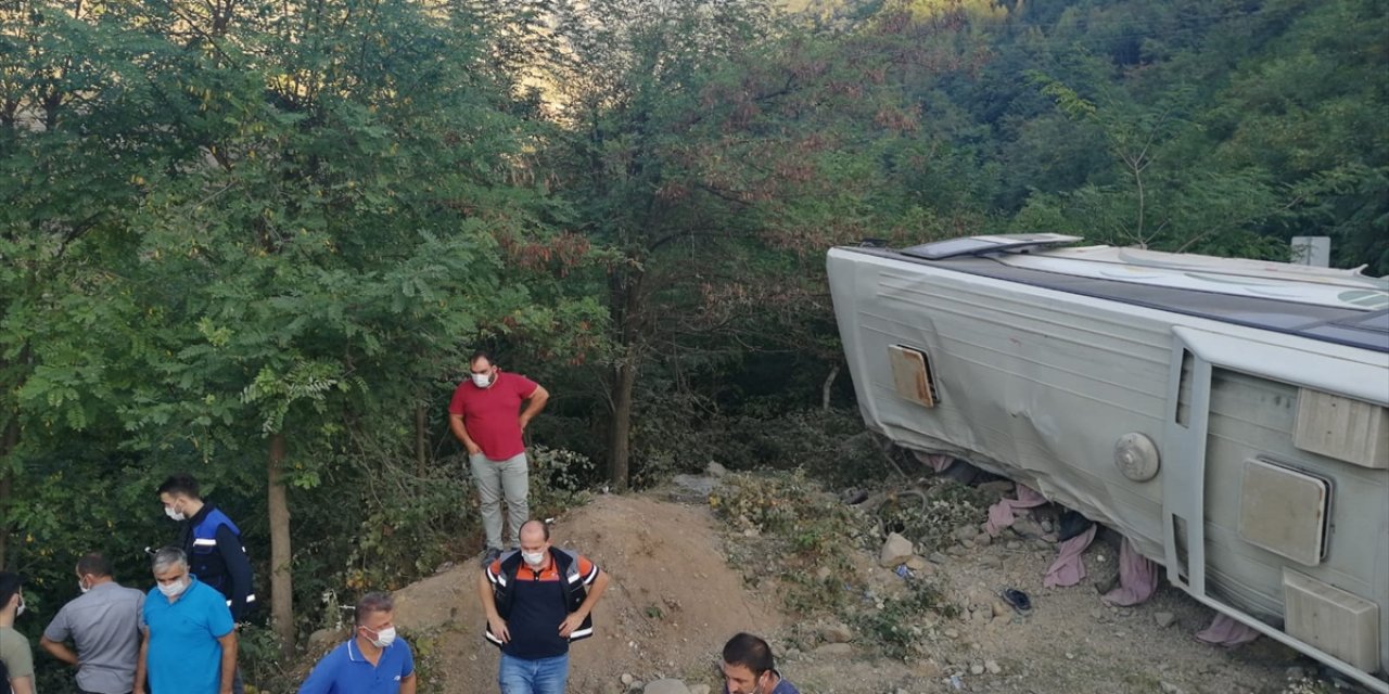 İşçileri taşıyan otobüs kazasında ölü sayısı ikiye yükseldi