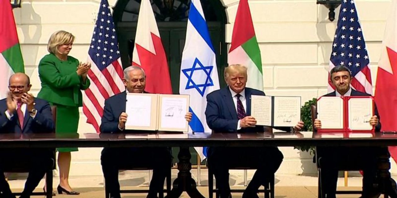 Beyaz Saray'da Filistin'i yok sayan anlaşmaya imzalar atıldı!